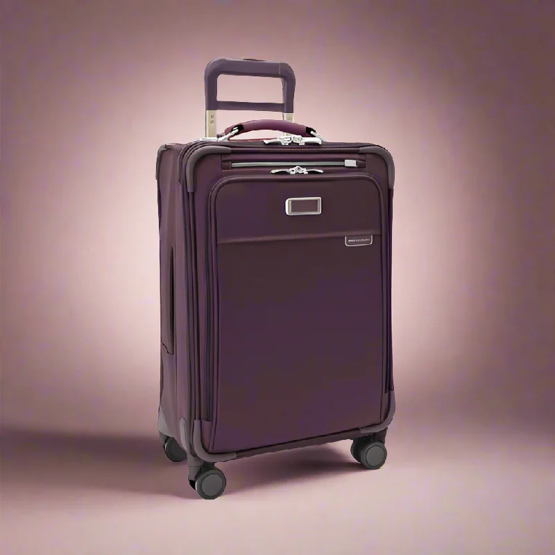 Briggs & Riley Baseline Softside Essential 22" Carry-On Spinner with Suiter- BLU122CXSP